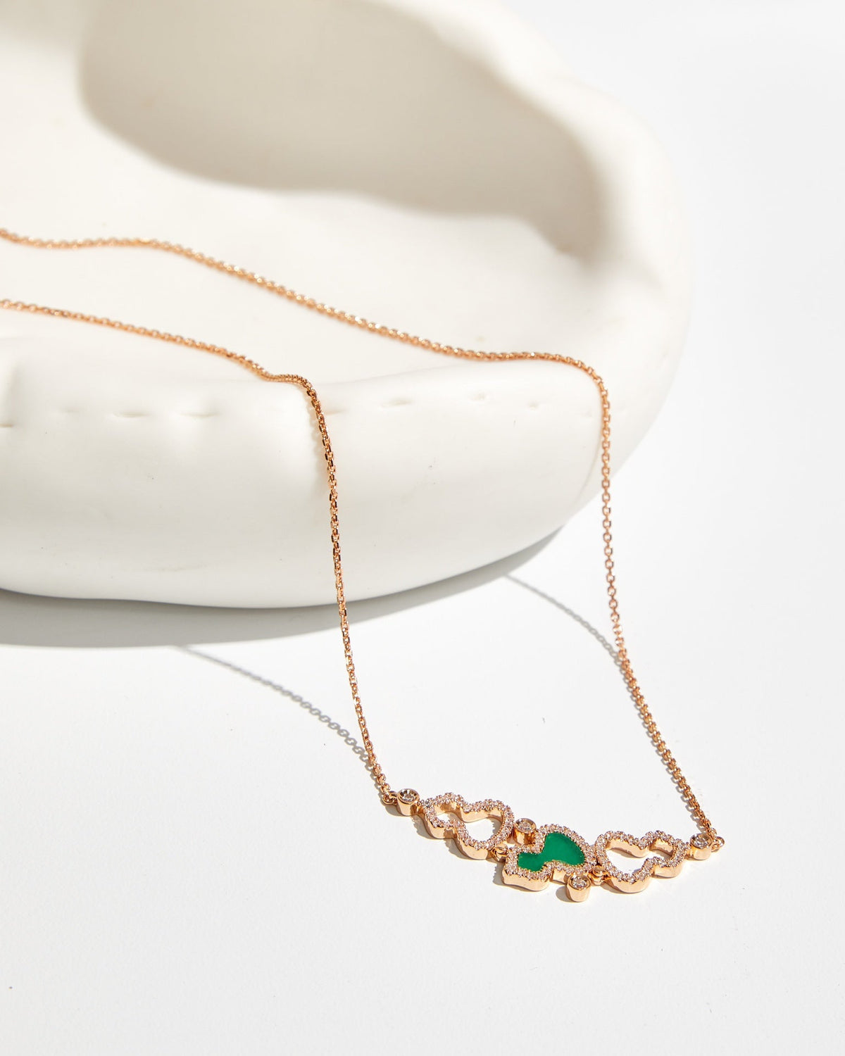 QEELIN WULU 3 MOTIF DIAMOND PINK GOLD NECKLACE