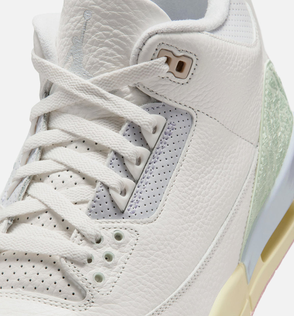 Air Jordan 3 Retro Sail and Jade Aura Men's Lifestyle Shoe