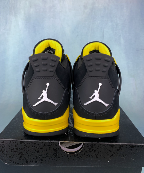 Air Jordan 4 Retro “Thunder” (2023)