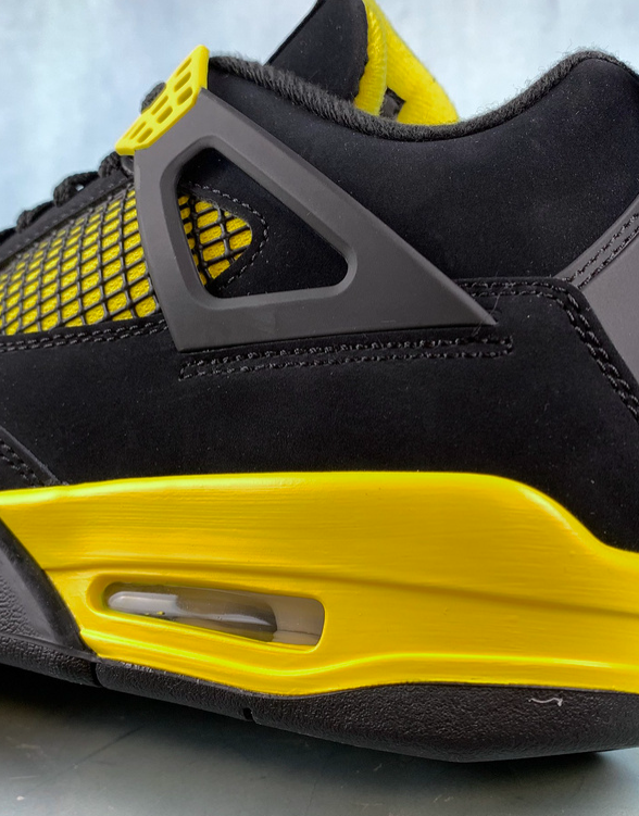 Air Jordan 4 Retro “Thunder” (2023)
