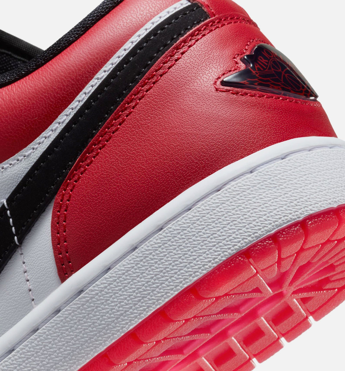 Air Jordan 1 Low SE – Men's Lifestyle Shoe | White/Varsity Red/Black