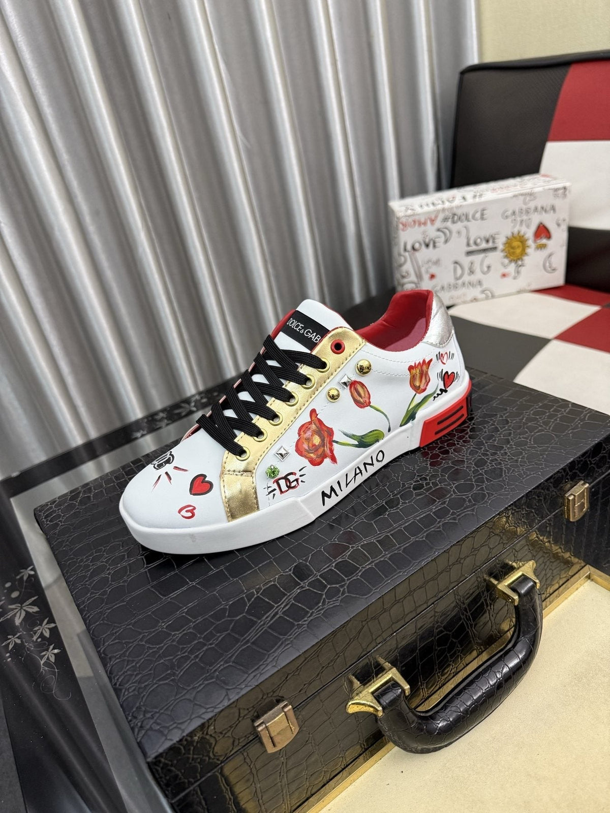 Dolce & Gabbana Floral Print Low-Top Sneakers