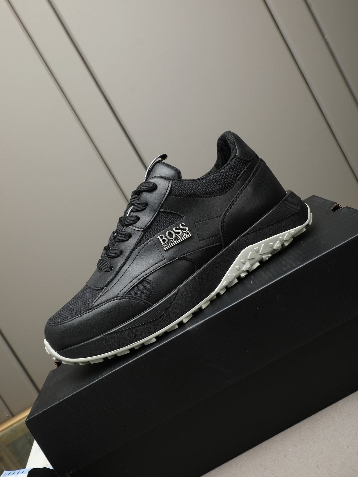 Hugo Boss Paneled Low-Top Sneakers